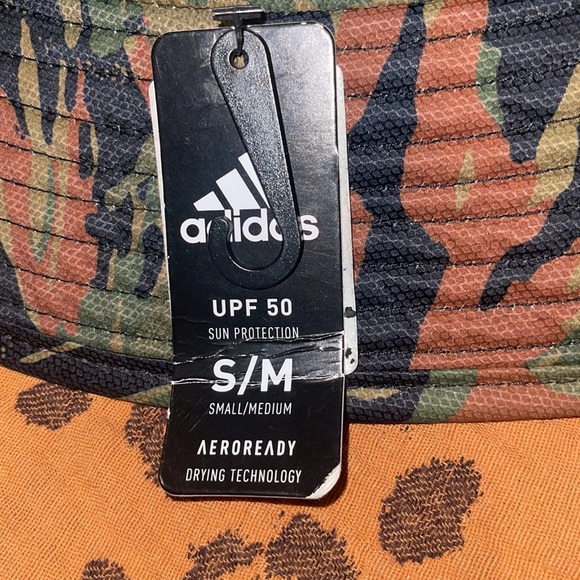 ADIDAS BUCKET HAT - Picture 5 of 5